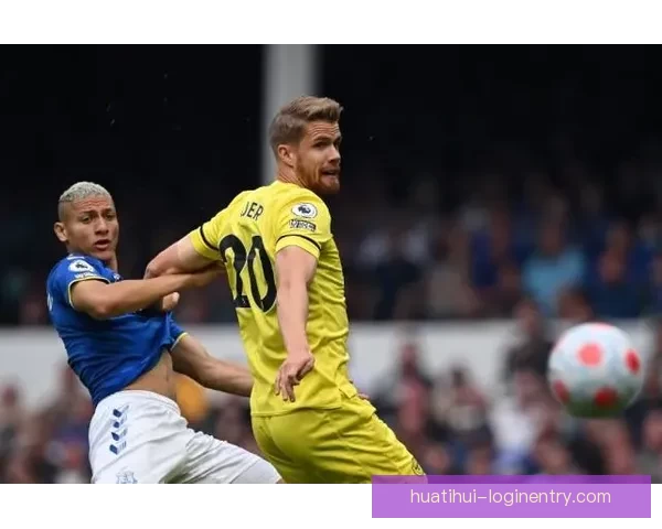 拉明怒斥裁判决定 杰拉德·马丁解围未被罚红引发激烈争议